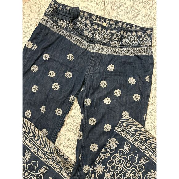 Free People Journey Bell Bottom Tribal Pattern Blue Denim Jeans Size 27 - Picture 10 of 11